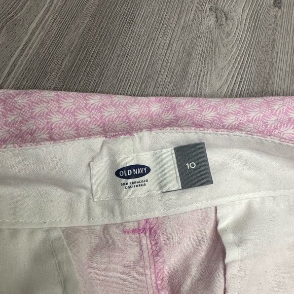 Old Navy - Everyday Shorts - 5” Inseam - Sz 10 - Pink Pineapple - Picture 4 of 5